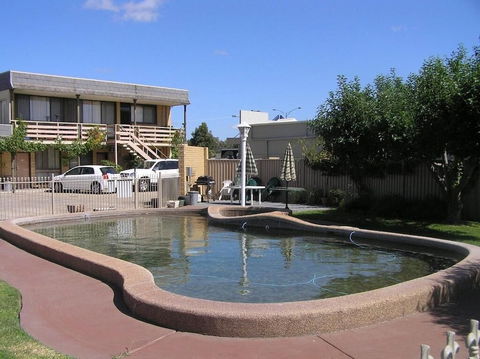 Bell Tower Motor Inn - Your Accommodation 5