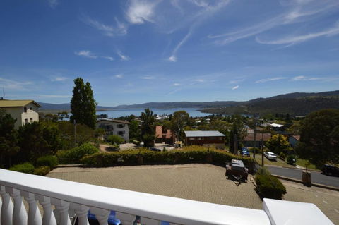 Top Deck - Your Accommodation 3