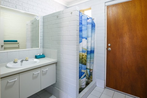 Shark Bay Seafront Apartments - Your Accommodation 4