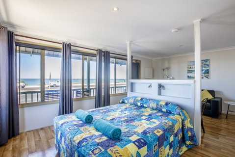Shark Bay Seafront Apartments - Your Accommodation 6