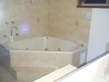 Paradise Lakes Motel - Your Accommodation 2