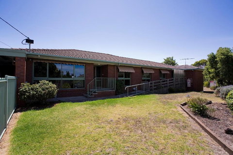 Geelong Holiday Home - Your Accommodation 3
