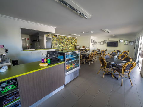 Mackay Oceanside Central Hotel - Your Accommodation 3