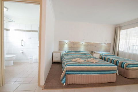 A & A Motel - Your Accommodation 3