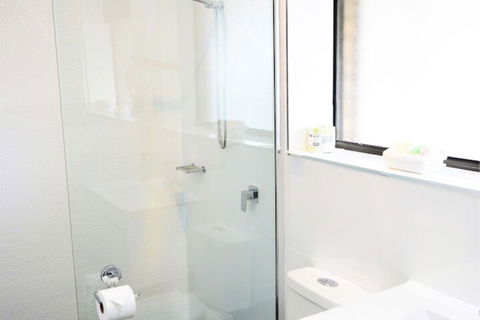 Tropicana Motor Inn - Your Accommodation 7