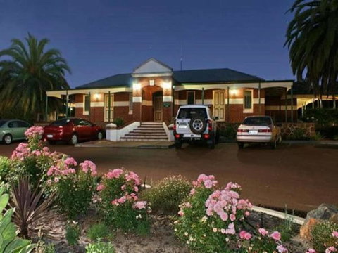 Nelsons Of Bridgetown - Your Accommodation 1