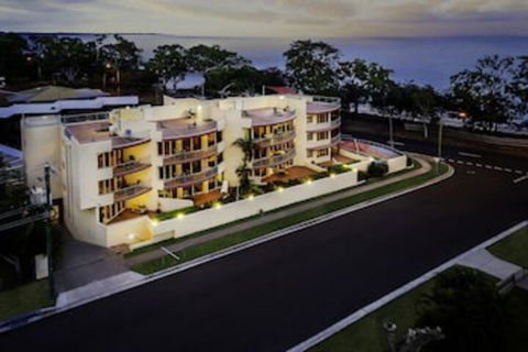 Alexander Beachfront Apartments - Your Accommodation 0