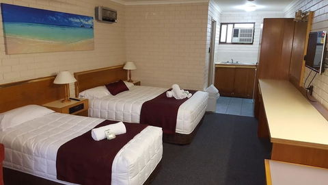 Tabourie Lake Motel - Your Accommodation 4
