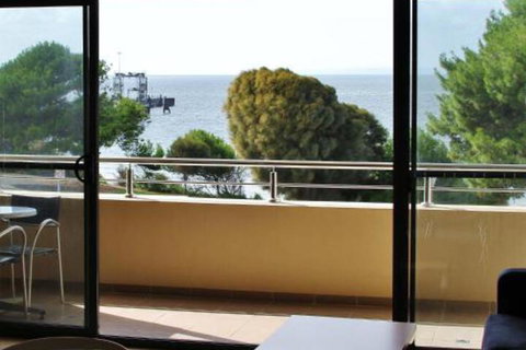 Pier Number 10 - Your Accommodation 0