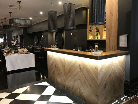 Macquarie Manor - Your Accommodation 6