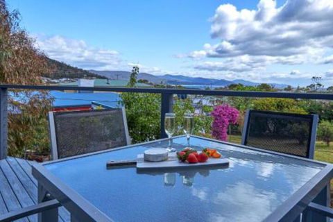 Mermaids Of Bicheno - Your Accommodation 0