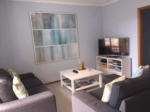 Salty Air Apartments Kingscote Kangaroo Island - Your Accommodation 3