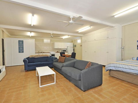 The Studio On The Lake At Fishing Point Lake Macquarie Honestly Put The Line In & Catch Fish - Your Accommodation 1