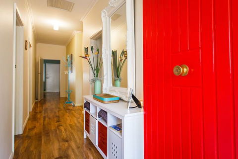 Indulge Homes - 77 Olive - Your Accommodation 3