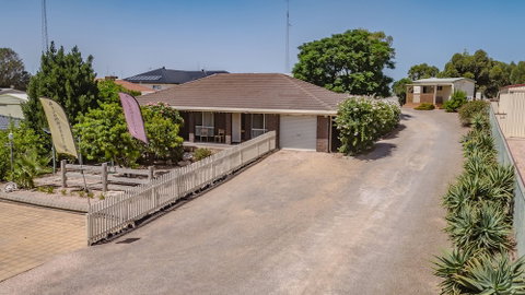 Moonta Bay Accommodation - Your Accommodation 0