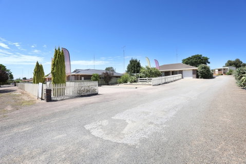 Moonta Bay Accommodation - Your Accommodation 1