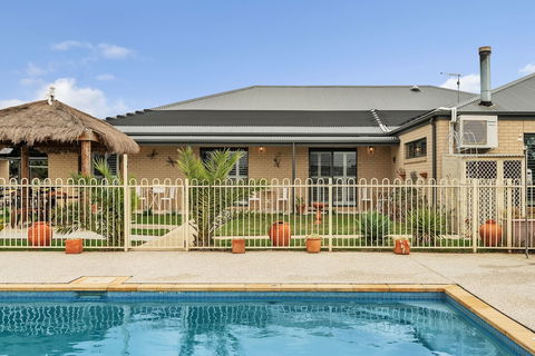 The Oxley Estate - Your Accommodation 4