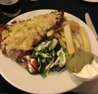 Cunninghams Hotel - Your Accommodation