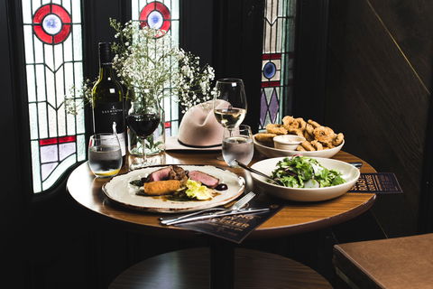 Earl Of Leicester Hotel - Your Accommodation 2