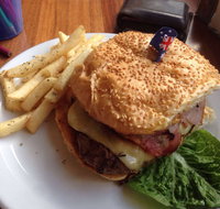 The Red Parrot Cafe - Your Accommodation