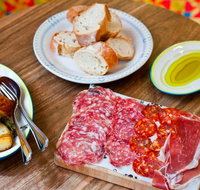 Johnny Baker's - Your Accommodation