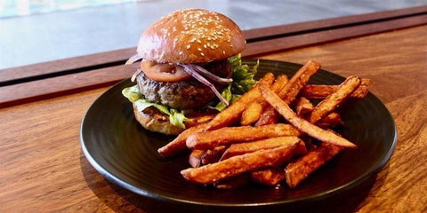 Harry's Grill - Your Accommodation 13