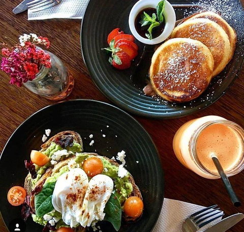 Harry's Grill - Your Accommodation 23