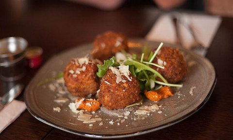 Harry's Grill - Your Accommodation 28