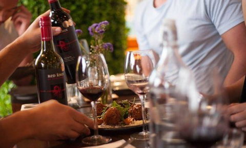 Harry's Grill - Your Accommodation 33