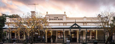The Rising Sun Hotel - Your Accommodation 10