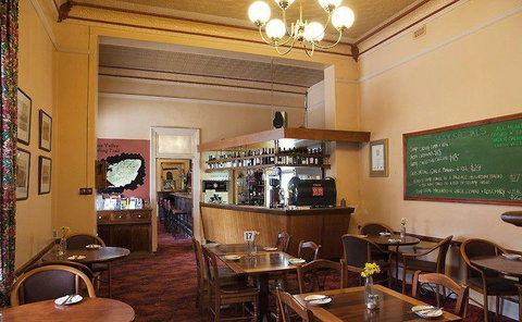 The Rising Sun Hotel - Your Accommodation 13
