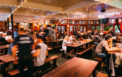 Settlers Tavern - Your Accommodation 1