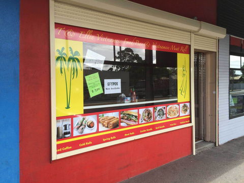 T & Ellie - Your Accommodation 0