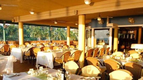 La Beach Restaurant - Your Accommodation 1