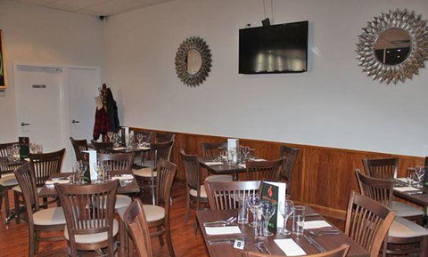 Swings & Roundabouts Cellar Door & Restaurant - Your Accommodation 6
