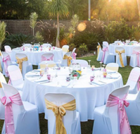 Picnic Bay Hotel - Your Accommodation