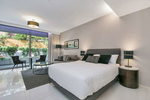 Good Life Suites - Your Accommodation 9