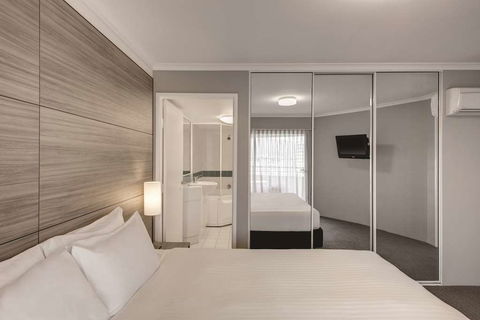 Adina Serviced Apartments James Court - Your Accommodation 10