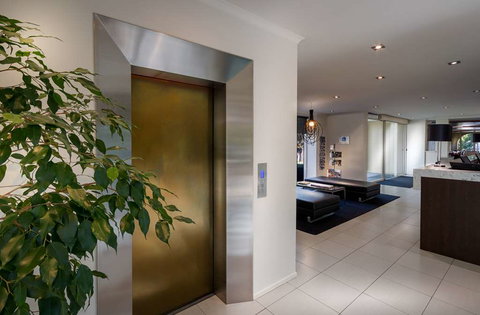 Best Western Plus Travel Inn Hotel - Your Accommodation 3