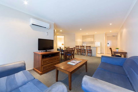 Canberra Parklands Central - Your Accommodation 3