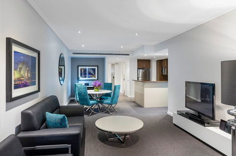 Meriton Suites World Tower - Your Accommodation 2