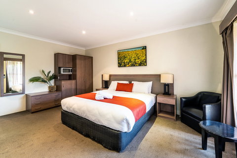 Parkes International - Your Accommodation 1