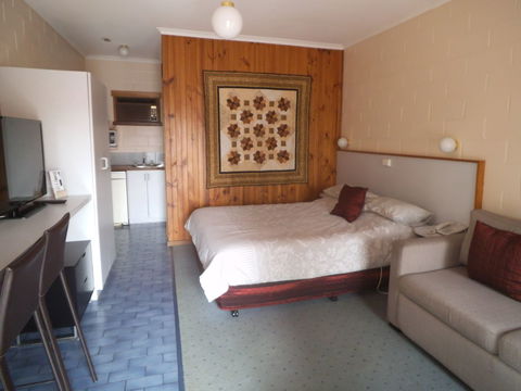 Yarragon Motel - Your Accommodation 0