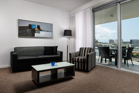 Direct Hotels - Kensington at Central - Your Accommodation 0