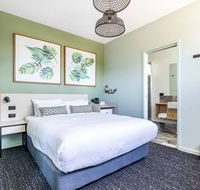 Nightcap at Commercial Hotel - Your Accommodation