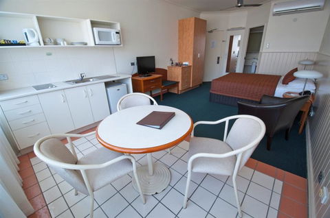 City Oasis Inn - Your Accommodation 4