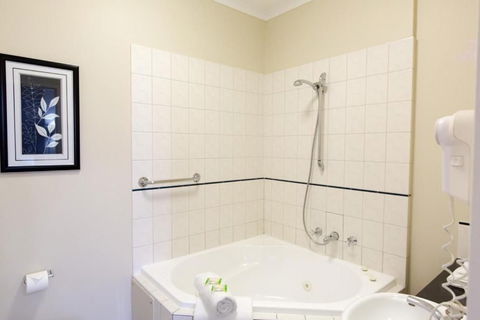 Barkly Motor Lodge - Your Accommodation 7
