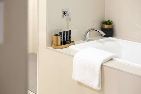 H on Smith Hotel - Your Accommodation 3