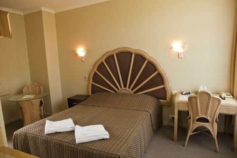 Dawson Motor Inn - Your Accommodation 1