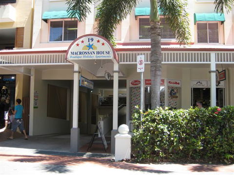 Macrossan House Boutique Holidays Apts - Your Accommodation 1
